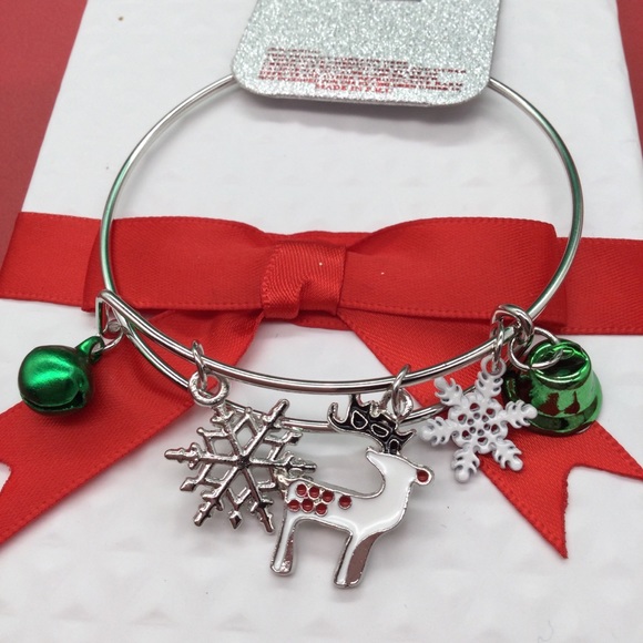 Seasons greeting costume jewelry charm bracelet . New discounted shipping 💰💵 - Picture 6 of 6